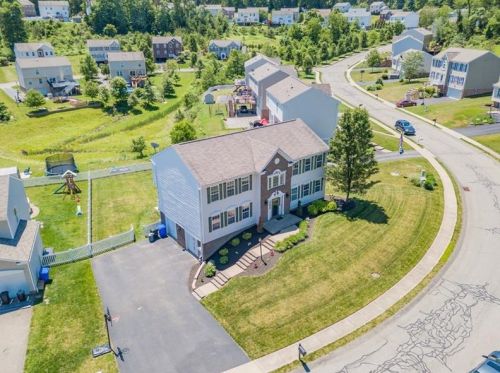 126 Tartan Rd, Gibsonia, PA 15044-9416