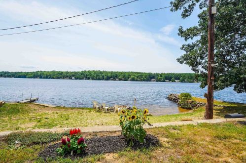 99 Lk Shr Dr, Northwood NH  03261-3707 exterior