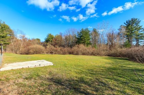 109 Brookdale Rd, Salem NH  03079-2844 exterior