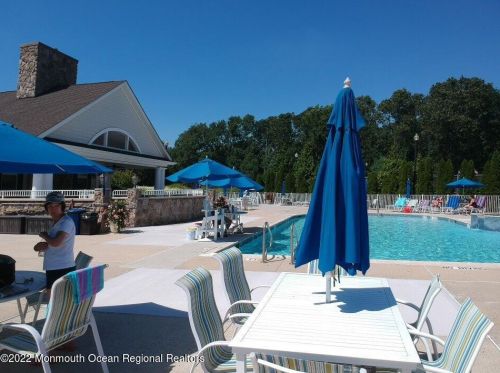 10 Quincy Ct, East Freehold NJ  07728-9251 exterior