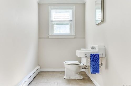 122 Spook Rock Rd, Airmont NY  10901-3008 exterior