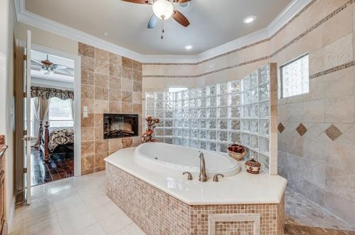 2221 Southern Oaks Dr, Cedar Hill TX 75104-6414 exterior