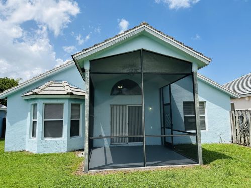 2018 Normandy Cir, West Palm Beach, FL 33409-7386