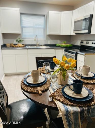 953 Cocopah St, Phoenix AZ  85007-4118 exterior