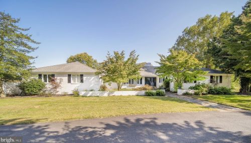 211 Haystack Ln, Wilmington, DE 19807-1121