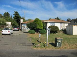 5832 22 Ave, Seattle WA  98106-2208 exterior
