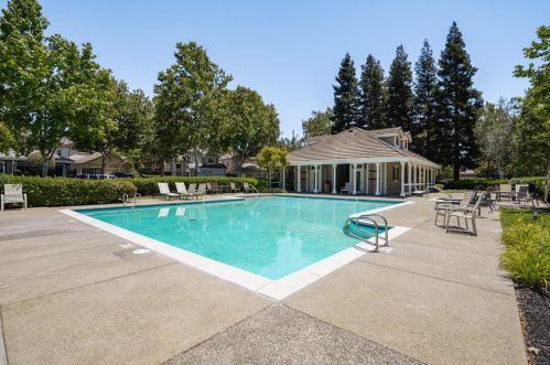 7577 Trotter Way, Pleasanton CA  94566-3121 exterior