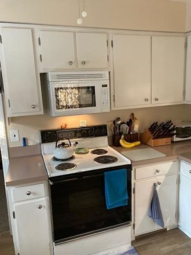 37 Damon Rd, Cincinnati OH 45218-1040 exterior