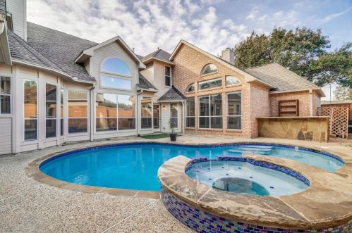 18032 Benchmark Dr, Dallas TX  75252-6444 exterior