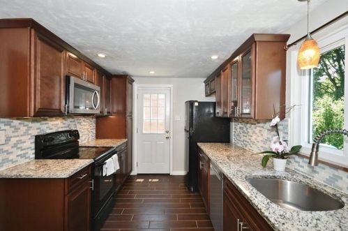 232 Orchard Spring Rd, Pittsburgh, PA 15220-1714