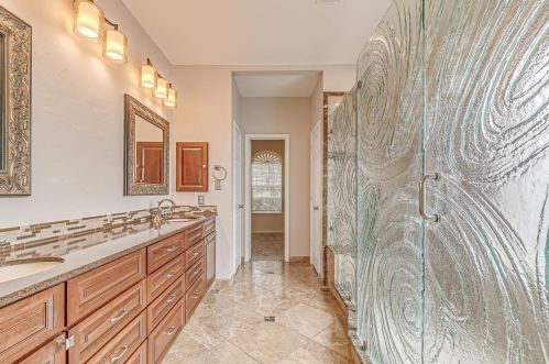 1800 Southwicke Dr, Lewisville TX  75022-8430 exterior