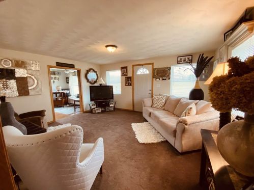 4954 Ball Park Rd, Little Suamico, WI 54141-8951