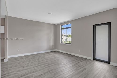 444 16th St, Hialeah FL  33010-3249 exterior