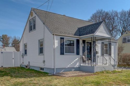 31 Macarthur Rd, Plainville, CT 06062-2420