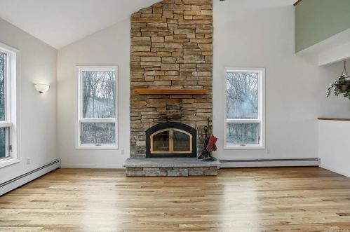117 White Bridge Rd, Middletown, NY 10940-7319