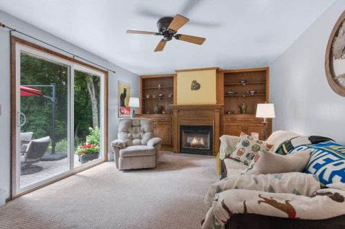 665 Laverne Dr, Green Bay, WI 54311-5931