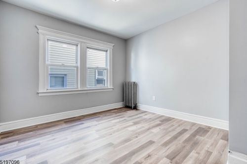 21 Ruth St, Irvington NJ  07111-2526 exterior