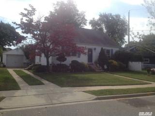 3 George Ave, Hicksville NY  11801-5926 exterior