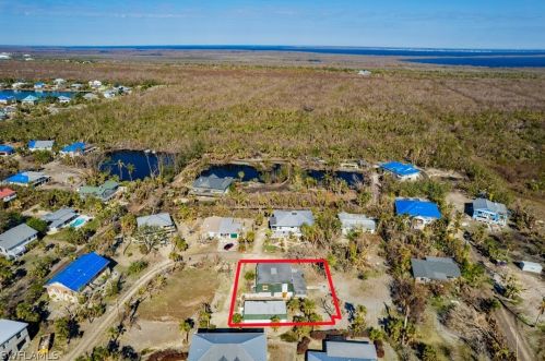 3008 Singing Wind Dr, Sanibel, FL 33957-5608