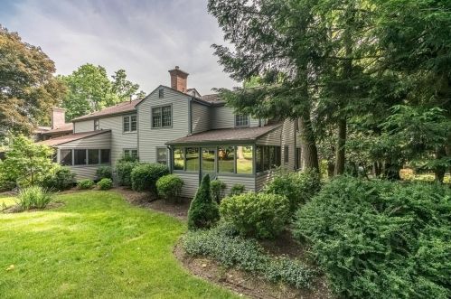 63 Marblehead Hbr, Bradfordwoods, PA 15015-1306