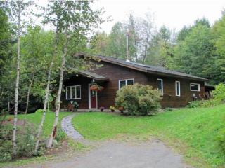 56 Pine Ridge Dr, Putney, VT 05346-8658