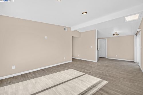 737 Galway Dr, San Lorenzo, CA 94580-1226