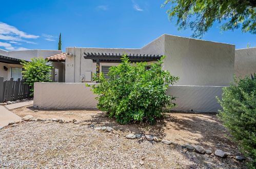 5582 La Casita Dr, Tucson, AZ 85718-5310