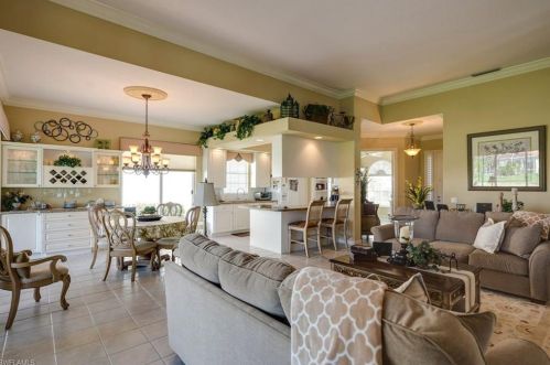 3917 Isla Ciudad Ct, Naples FL  34109-0331 exterior