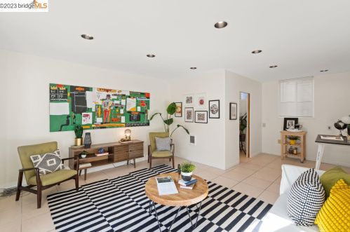 3557 Klamath St, Oakland CA 94602-4126 exterior