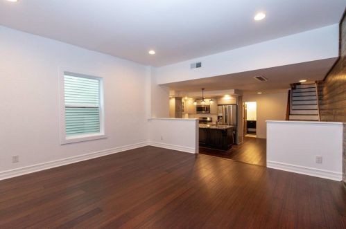 538 Delta Ave, Cincinnati, OH 45226-2033