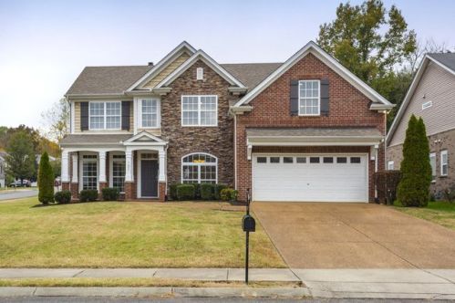 101 Sorrel Ct, Hendersonville, TN 37075-2184