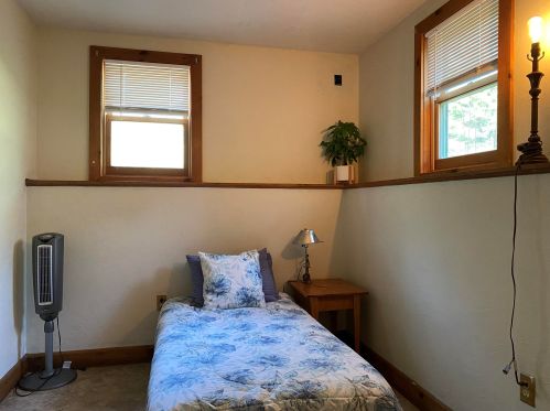 40 Emerald Dr, Hillsboro NH  03244-5021 exterior