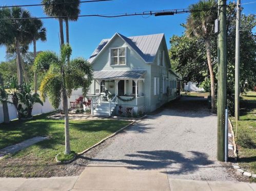 1065 Louisiana Ave, Sebastian, FL 32958-4171