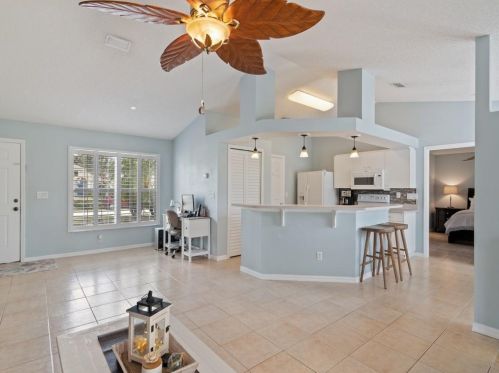 8425 102 Ct, Vero Beach FL  32967-3282 exterior