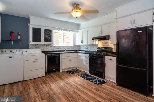 632 Poplar St, Lancaster PA  17603-5505 exterior