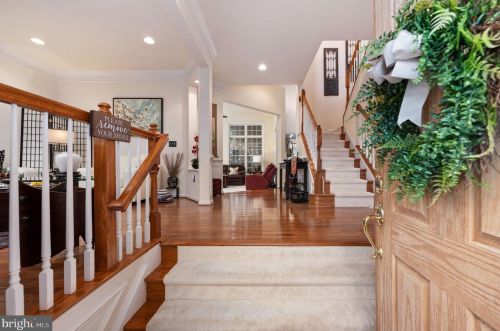 7226 Lyndam Hill Cir, Lorton VA  22079-4509 exterior