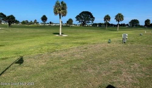 1194 Barefoot Cir, Sebastian, FL 32976-7089