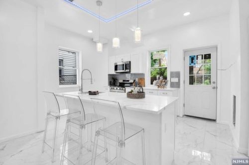 1084 Grove St, Irvington NJ  07111-4123 exterior