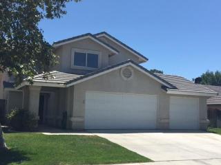 2110 Lightcap St, Lancaster, CA 93535-1744