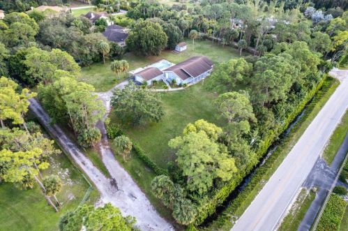 720 Cleary Rd, West Palm Beach, FL 33413-3328
