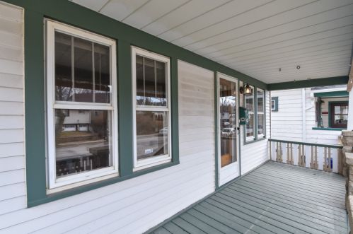 2762 Delaware Ave, Milwaukee, WI 53207-2344