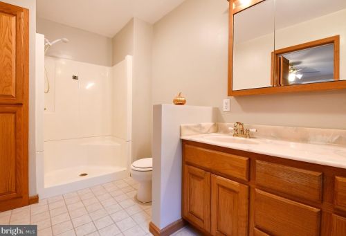 9135 James Madison Pkwy, Owens VA  22485-4905 exterior