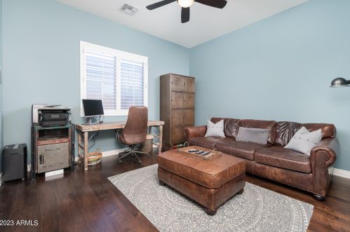 4088 Comstock Dr, Gilbert AZ 85296 exterior