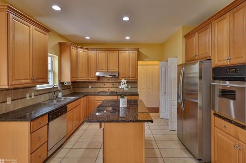 6608 Carmel Dr, Macungie PA  18062-8763 exterior