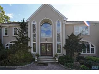 14 Hoverman Rd, Westwood, NJ 07675-6862