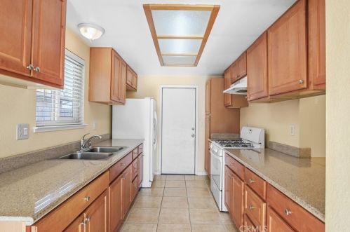 306 Ravenwood Way, Lodi CA  95240-7839 exterior