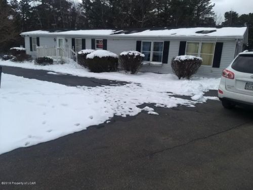 2 Newport Dr, Hazle Township, PA 18201-7668