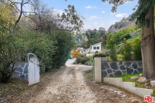 3531 Coldwater Canyon Ave, North Hollywood CA  91604-4060 exterior