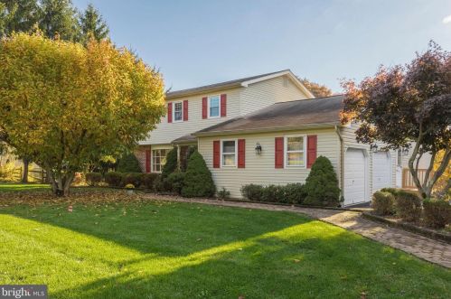 1512 Susan Dr, Lansdale, PA 19446-4422