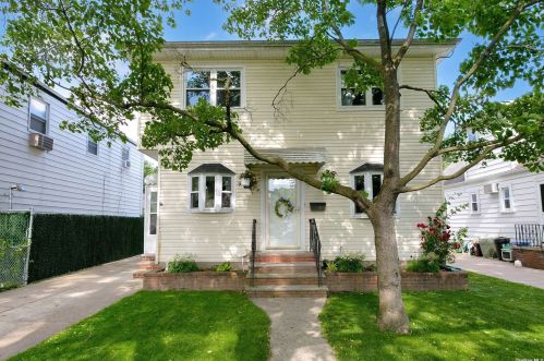 81-43 251st St, Jamaica, NY 11426-2603